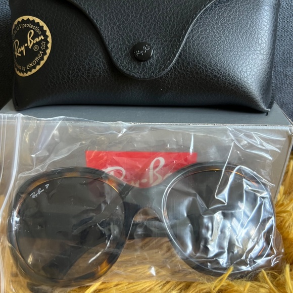 NWT Ray-Ban Round Glamour 57mm Polarized Sunglasses - Light Havana